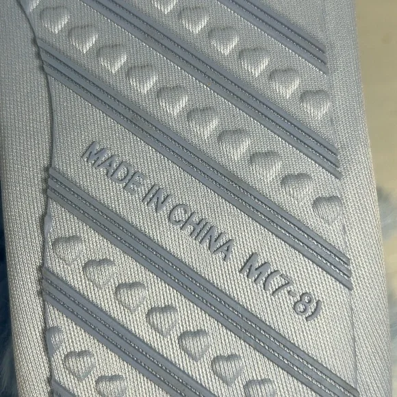 NWT LC Lauren Conrad Women's Soft Faux Fur Baby Blue Slippers NWT - Picture 7 of 12